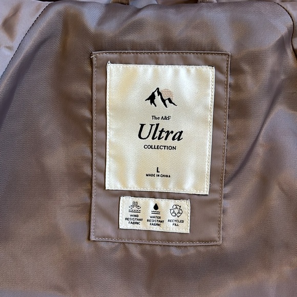 Beige/Tan Abercrombie & Fitch Puffer Jacket - Large - Picture 6 of 6